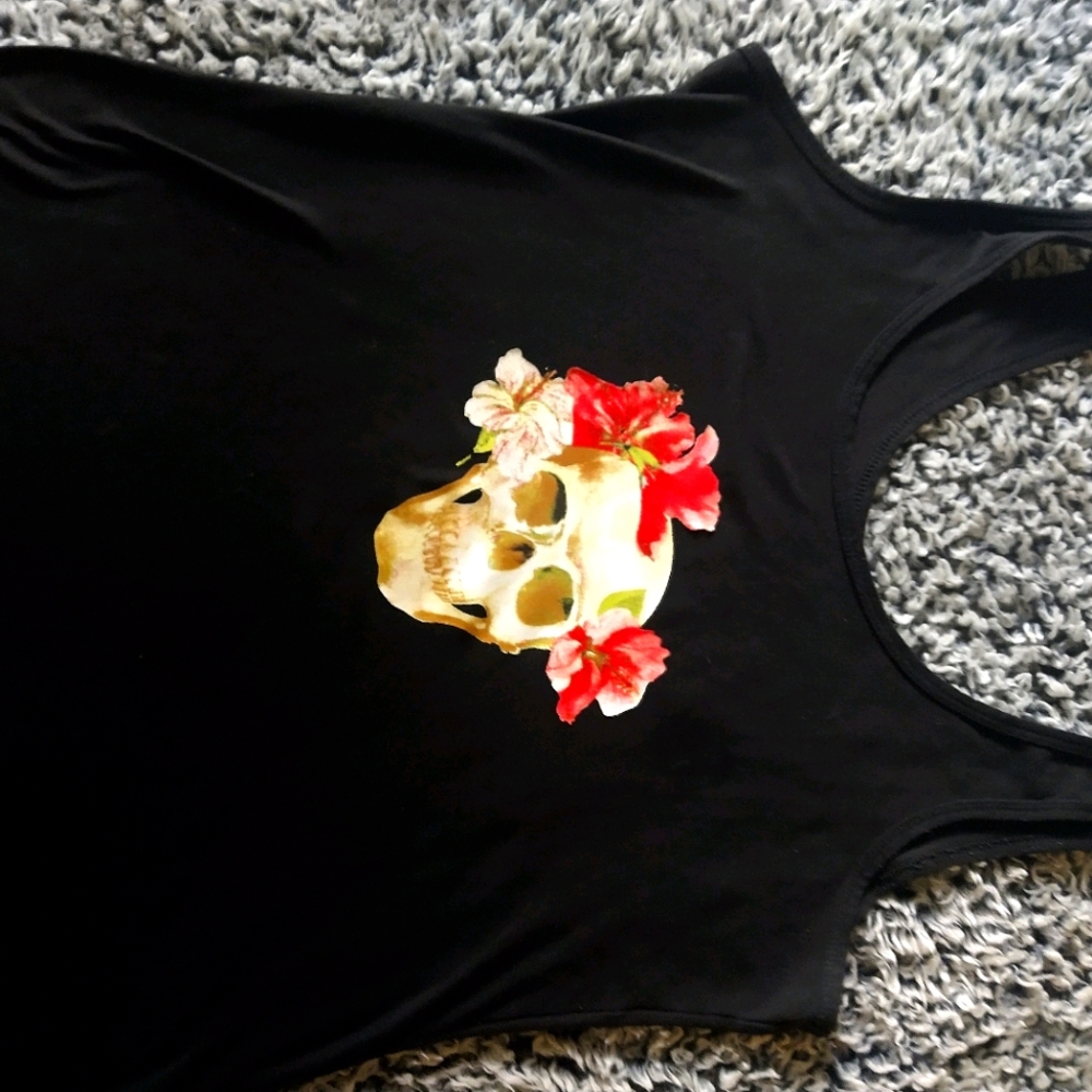 Womans skull tank top